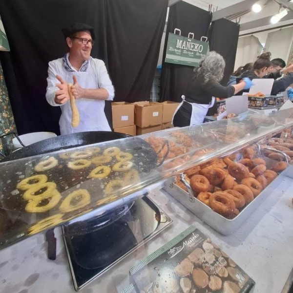 FPU25 Maneko reposteria vasca